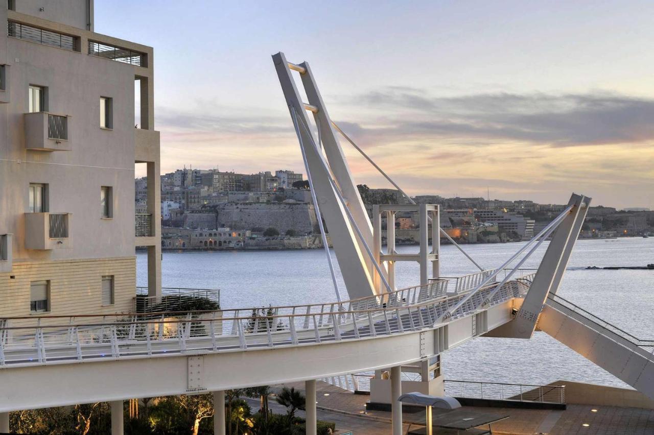 Luxury Apt W/ Side Seaviews And Pool, Top Location Sliema Exterior foto